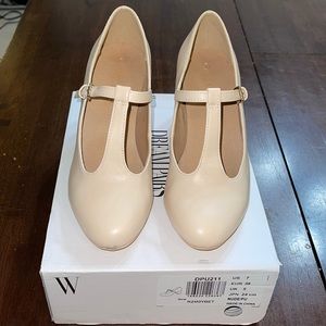 Women’s size 7 nude heels